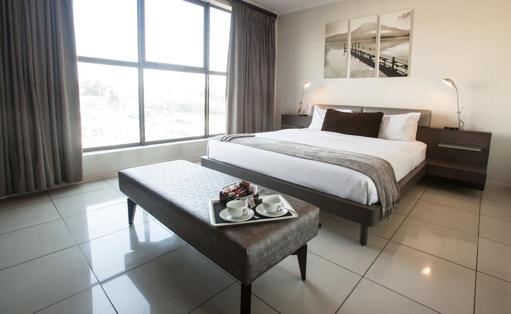 The Nicol Hotel And Apartments โจฮันเนสเบิร์ก ภายนอก รูปภาพ