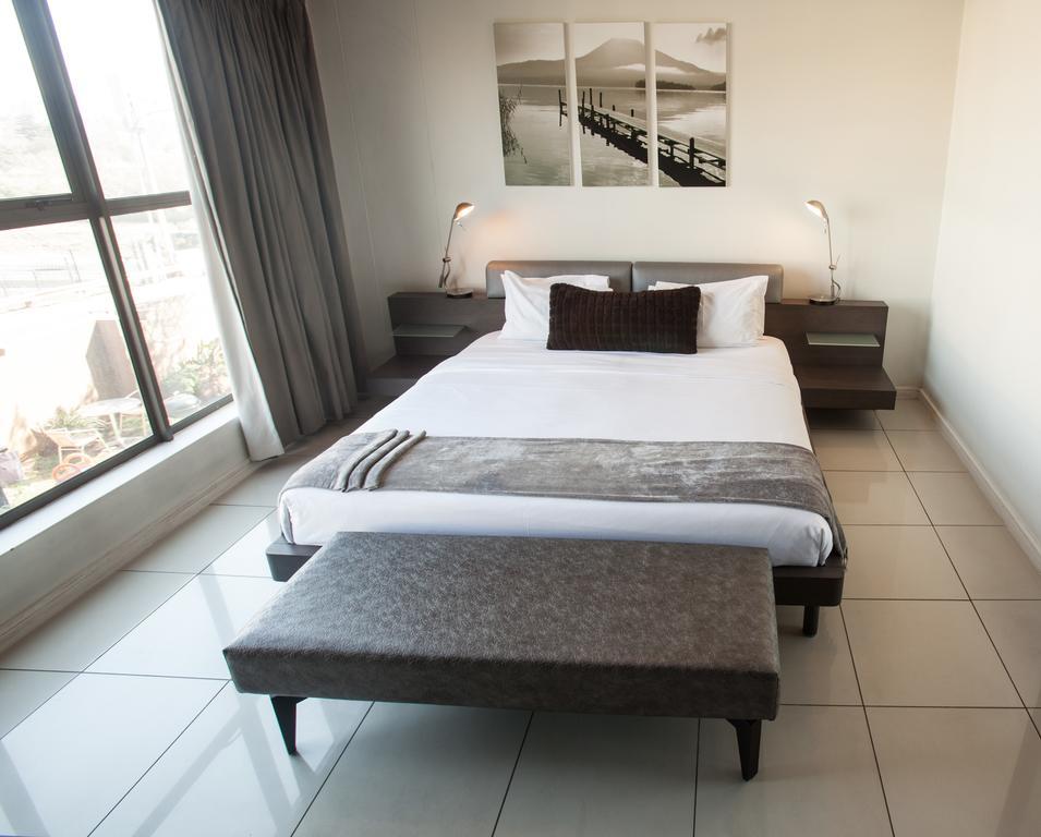 The Nicol Hotel And Apartments โจฮันเนสเบิร์ก ภายนอก รูปภาพ