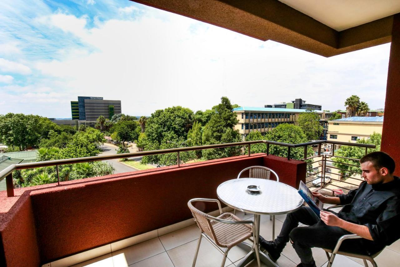 The Nicol Hotel And Apartments โจฮันเนสเบิร์ก ภายนอก รูปภาพ