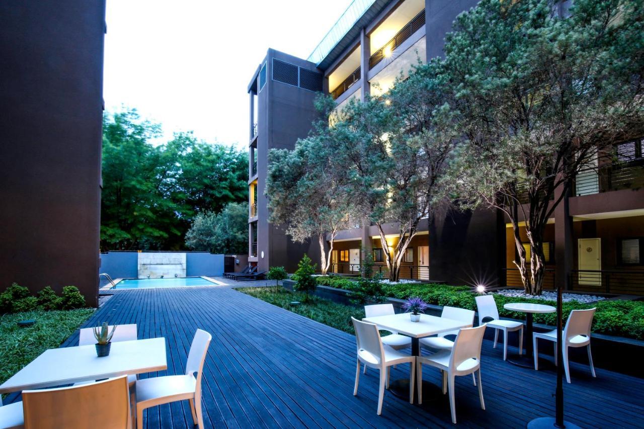 The Nicol Hotel And Apartments โจฮันเนสเบิร์ก ภายนอก รูปภาพ