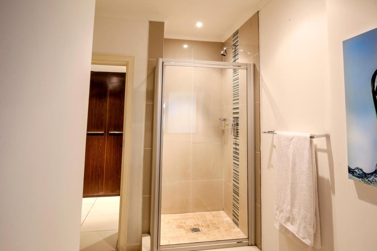 The Nicol Hotel And Apartments โจฮันเนสเบิร์ก ภายนอก รูปภาพ