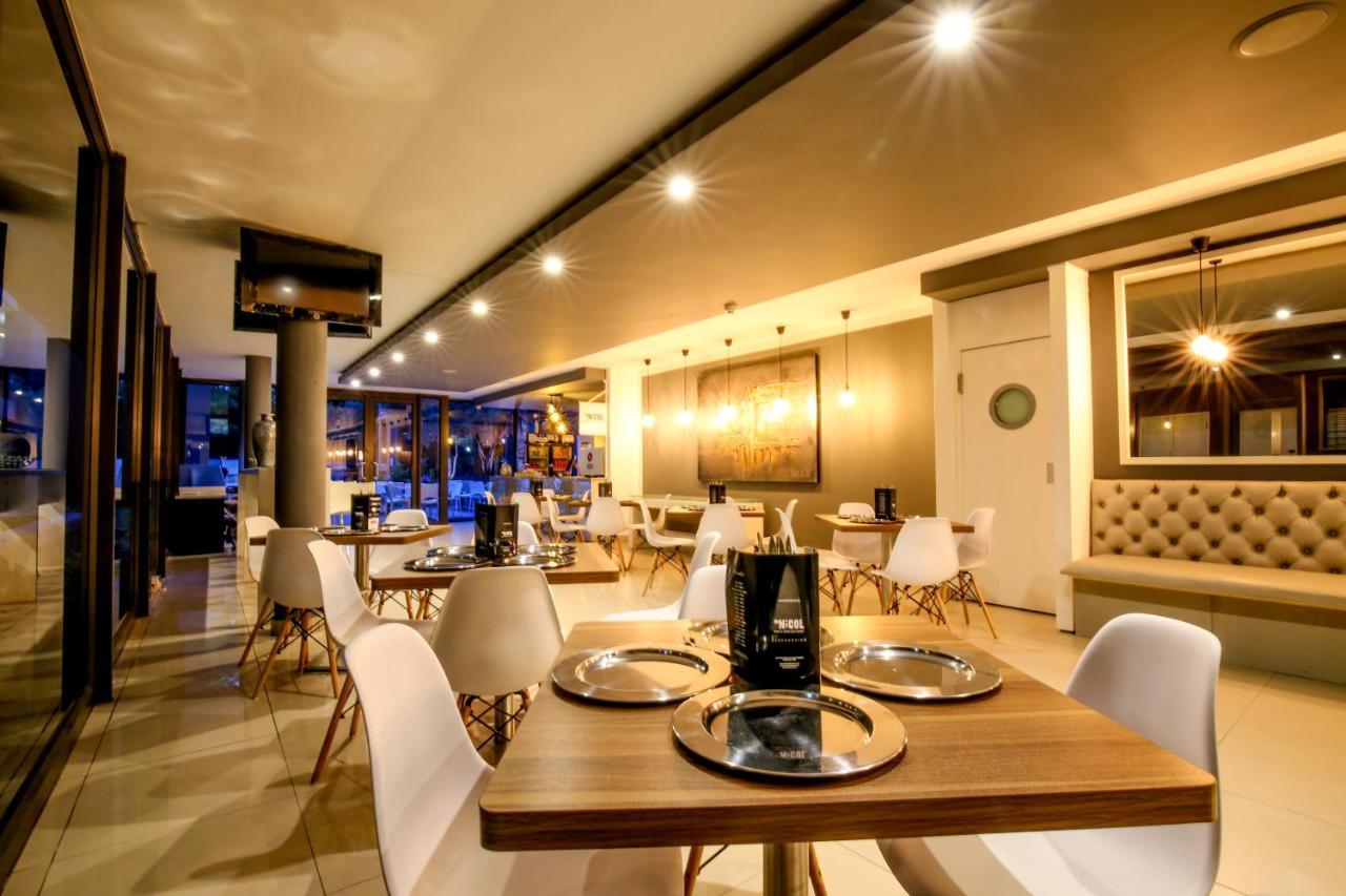 The Nicol Hotel And Apartments โจฮันเนสเบิร์ก ภายนอก รูปภาพ