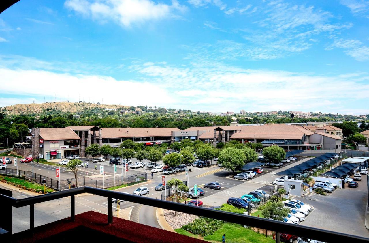 The Nicol Hotel And Apartments โจฮันเนสเบิร์ก ภายนอก รูปภาพ