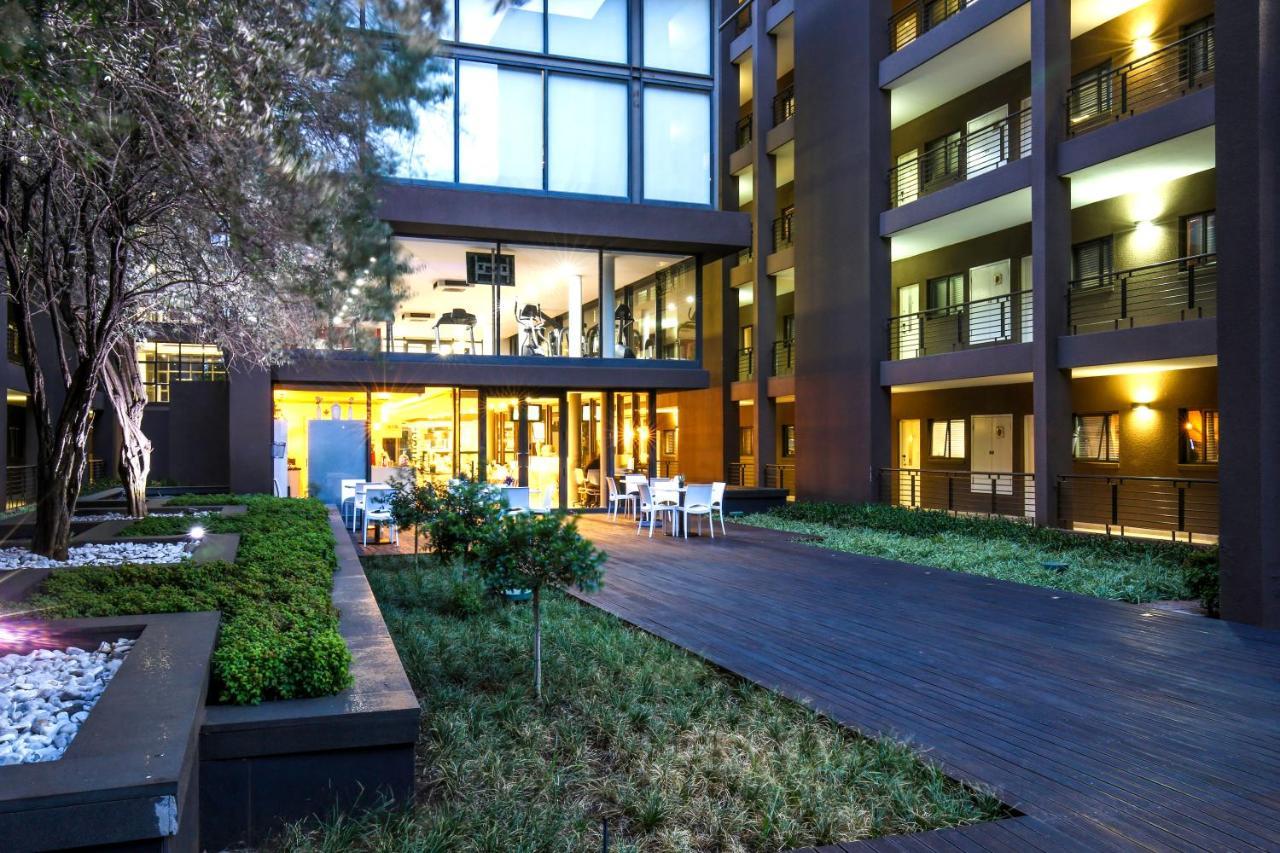 The Nicol Hotel And Apartments โจฮันเนสเบิร์ก ภายนอก รูปภาพ